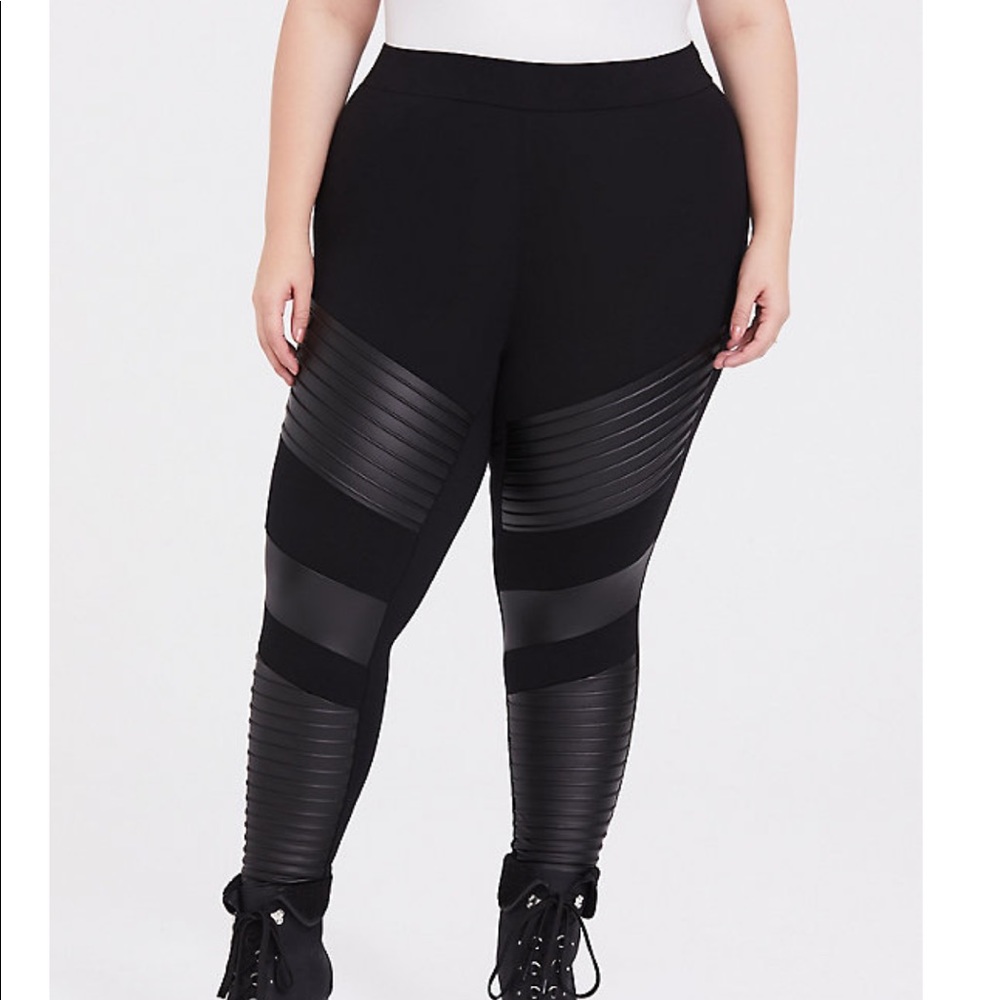 Brand new size 2 torrid leggings